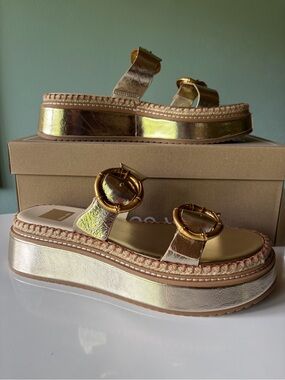 NIB Dolce Vita Rysha Platform Slide Sandal Crinkle Metallic Gold Patent Size 10